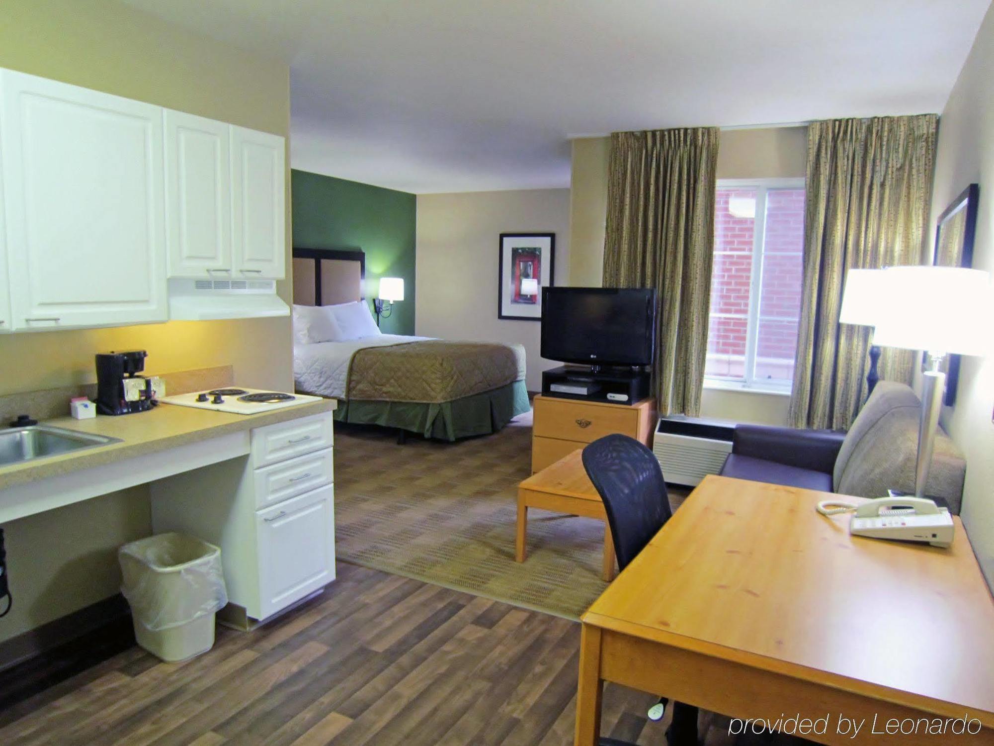 Extended America - Boston - 2*